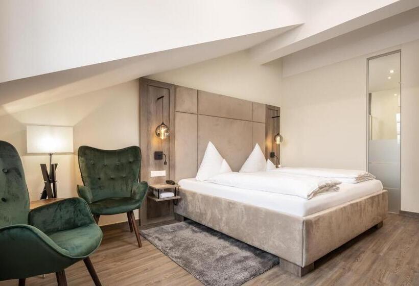 豪华套房, Gasthof Höttl