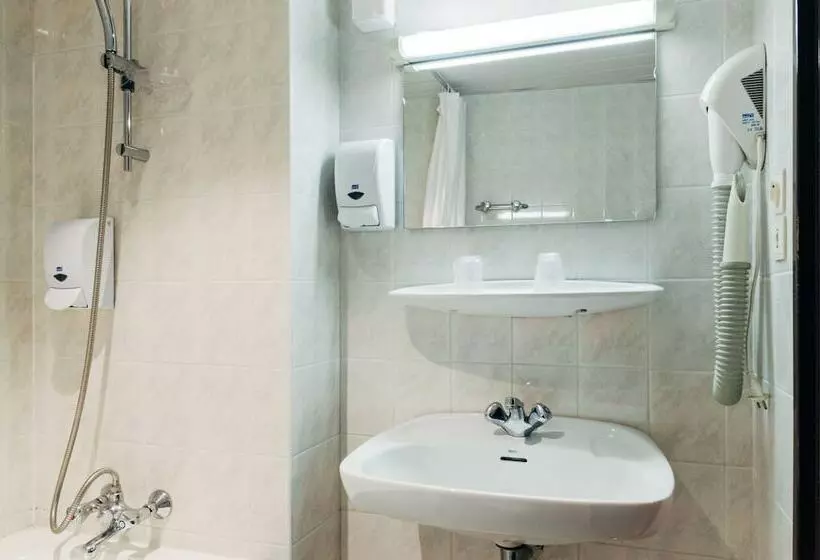 اتاق استاندارد یک نفره, Hôtel Hélianthe