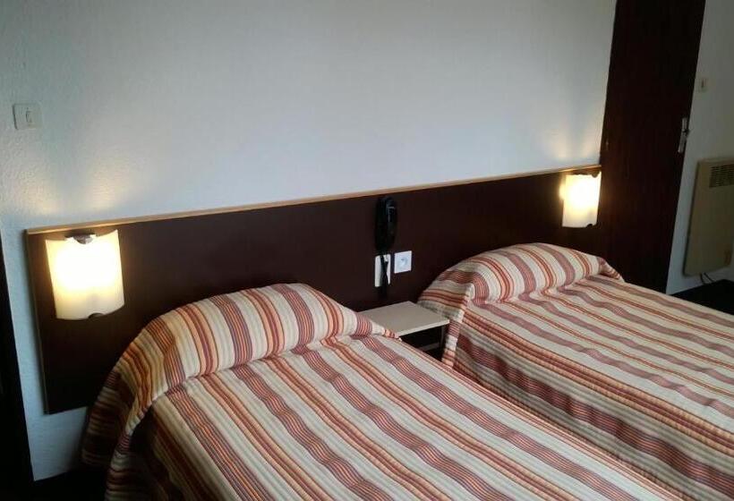 Номер Стандарт Трехместный, Hôtel Hélianthe