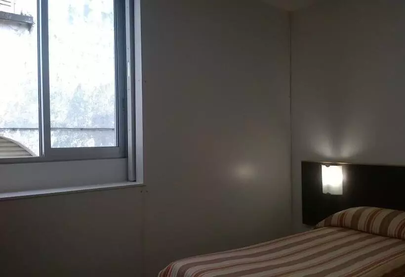 اتاق اکونومی, Hôtel Hélianthe