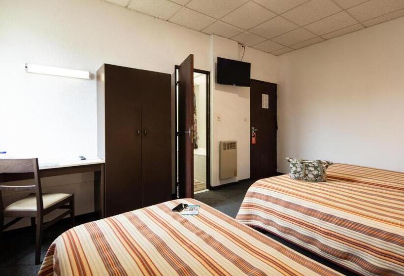 Номер Стандарт Трехместный, Hôtel Hélianthe