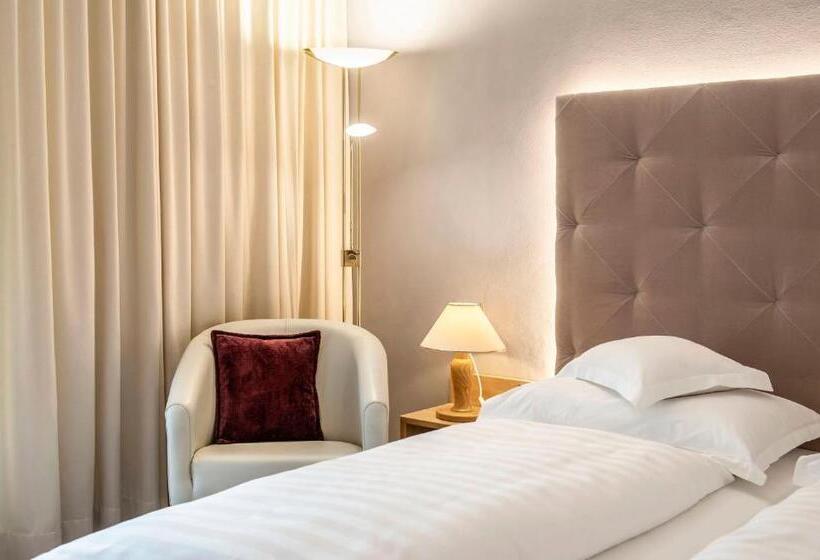 غرفة إقتصادية, Marini S Giardino