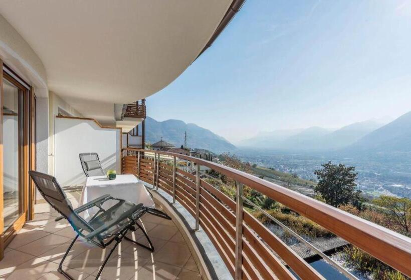 جناح جونيور مزوَّد بشرفة, Marini S Giardino