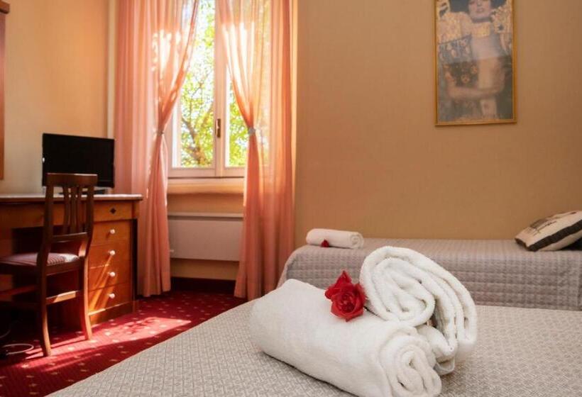 Номер Стандарт Трехместный, Milano Pool & Garden