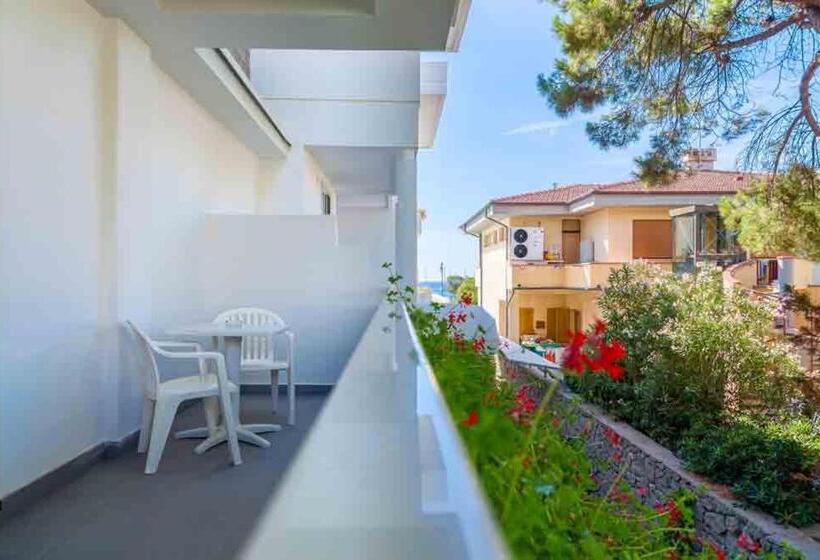 스탠다드 발코니 룸, Montecristo