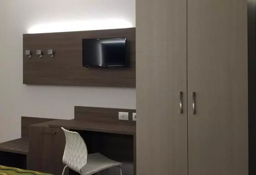اتاق استاندارد چهار تخته, Montreal