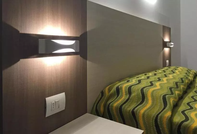اتاق استاندارد چهار تخته, Montreal