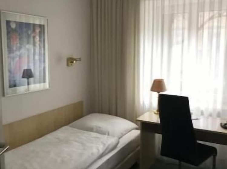 Номер Стандарт Индивидуальный, Occam