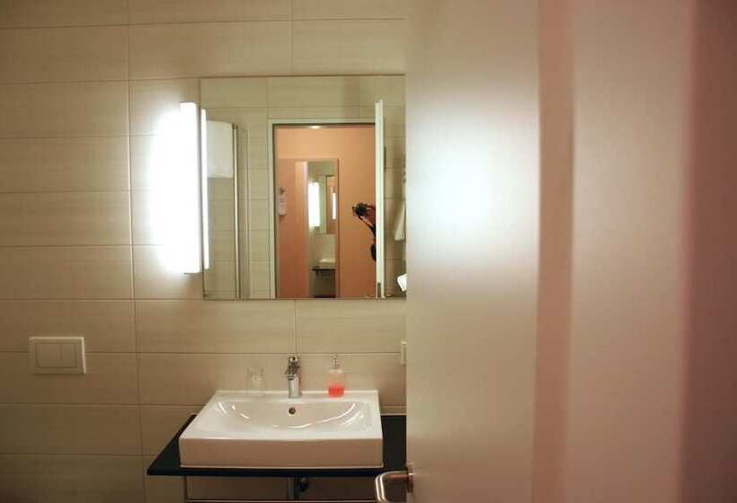 חדר סטנדרט, Petzengarten