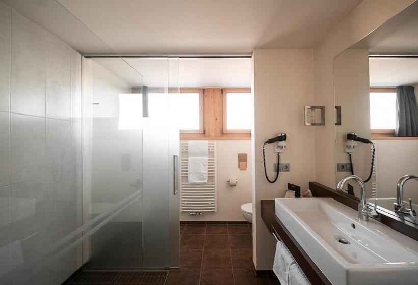 סוויטת ג'וניור עם מרפסת, Green Luxury Hotel Pfösl