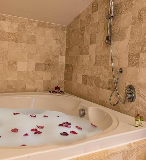 חדר משפחתי, Poggio Bertino