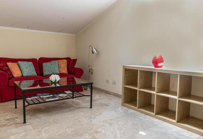 חדר משפחתי, Poggio Bertino