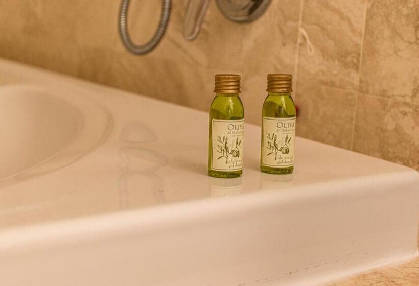 חדר משפחתי, Poggio Bertino