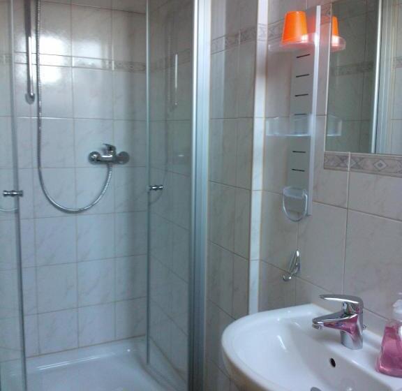 Номер Стандарт, Regenbogenhof Rudelswalde