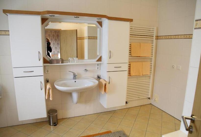 شقة غرفة واحدة, Restaurant Gerwing Wulf