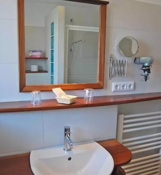 バルコニー付きスタンダードルーム, Wohlfühlhotel Hörn Van Diek Garni Mit Schwimmbad