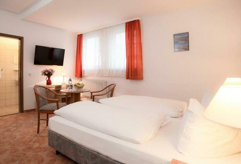 اتاق استاندارد با چشم‌انداز کوهستان, Berghotel Glockenberg