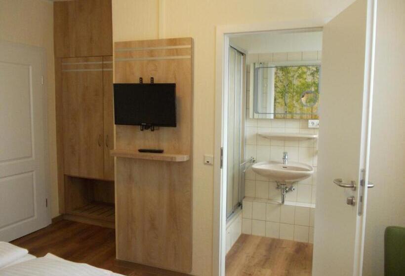 اتاق استاندارد با چشم‌انداز کوهستان, Berghotel Glockenberg