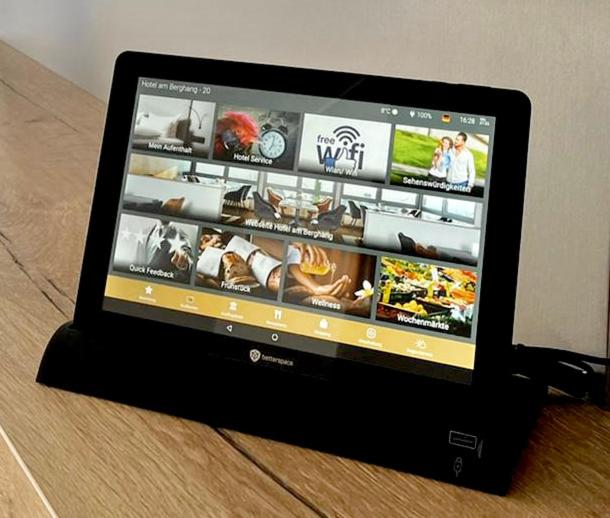 舒适型房间, Am Berghang