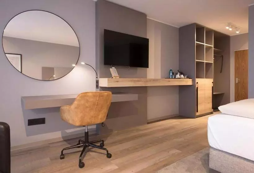 Comfort Room, Am Berghang