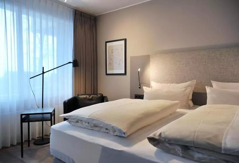 Comfort Room, Am Berghang