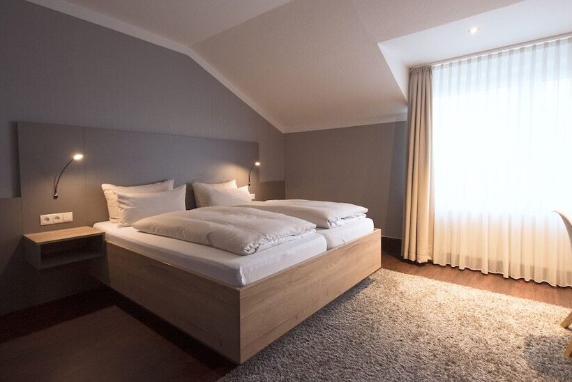 古典房间, Am Berghang