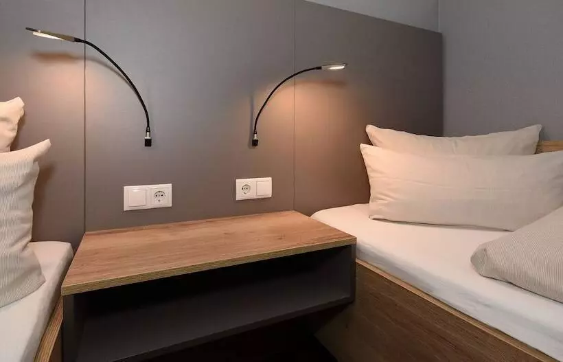 Classic Room, Am Berghang