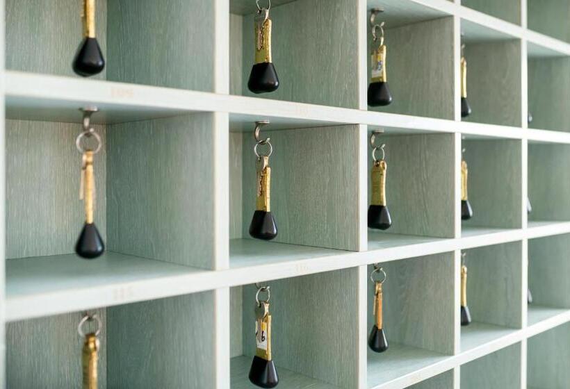 스탠다드 룸, Asterra