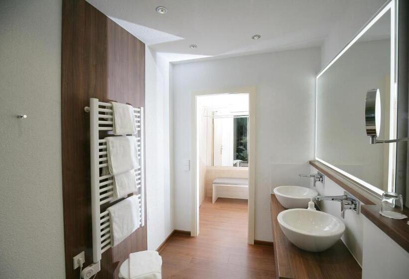 コンフォートルーム, Badhotel Restaurant Stauferland