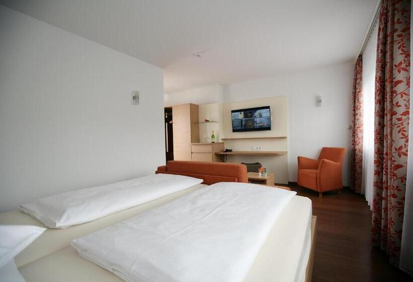 コンフォートルーム, Badhotel Restaurant Stauferland