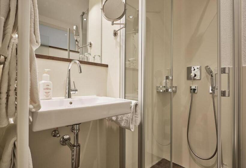 スタンダード４人部屋, Badhotel Restaurant Stauferland