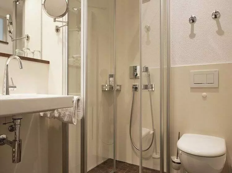 スタンダードトリプルルーム, Badhotel Restaurant Stauferland