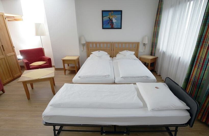 スタンダードトリプルルーム, Badhotel Restaurant Stauferland