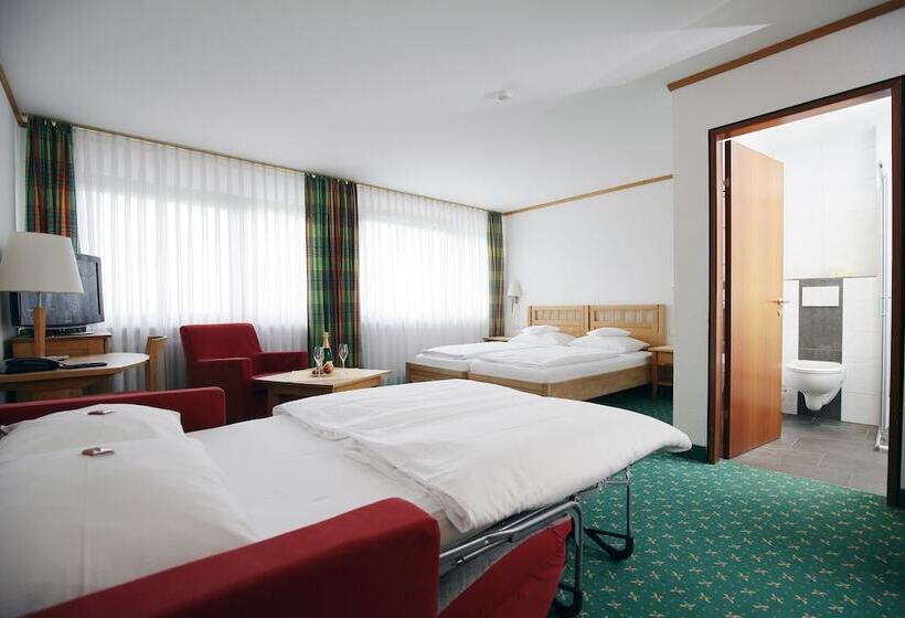 スタンダード４人部屋, Badhotel Restaurant Stauferland