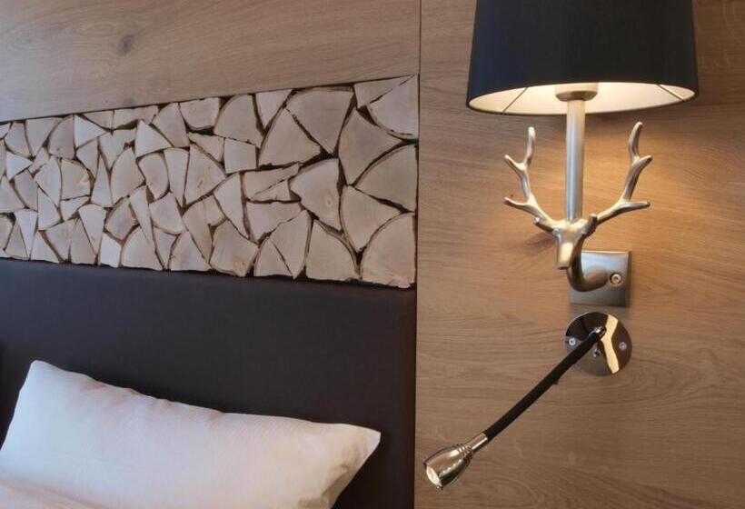 جناح جونيور سوبريور, Das Waldhotel   Genuss & Wellness Am Notschreipass