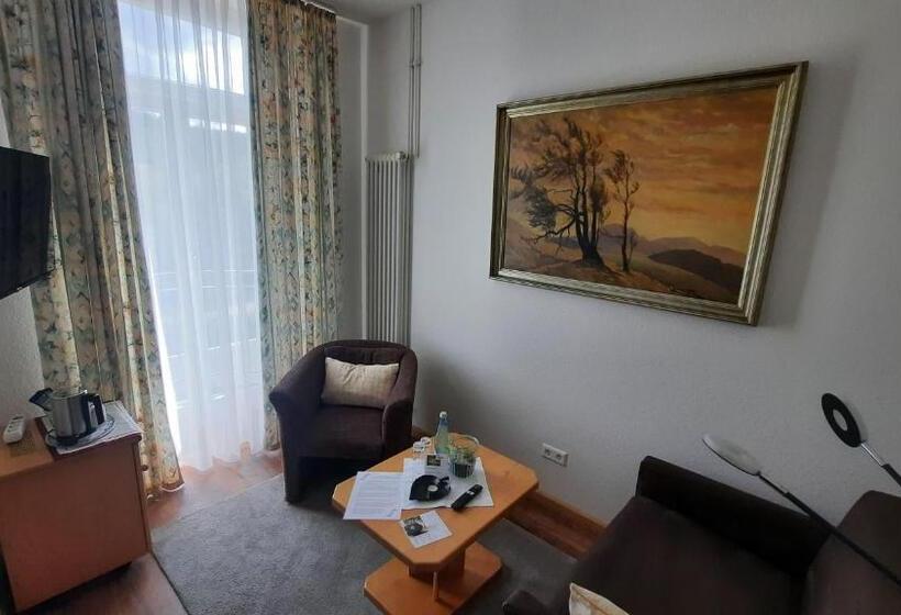 جناح جونيور, Das Waldhotel   Genuss & Wellness Am Notschreipass