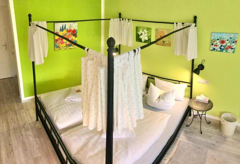 Quarto Superior com Sacada, Haus Am Kurpark