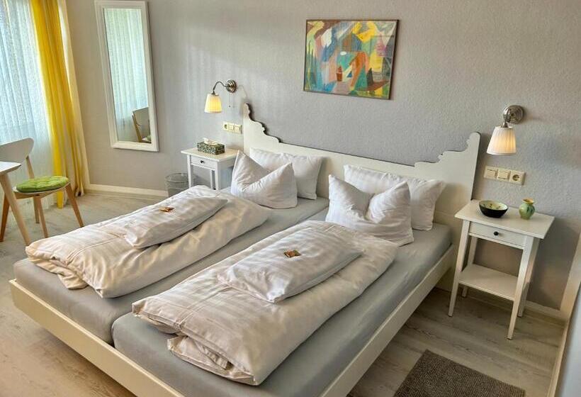 Quarto Superior com Sacada, Haus Am Kurpark