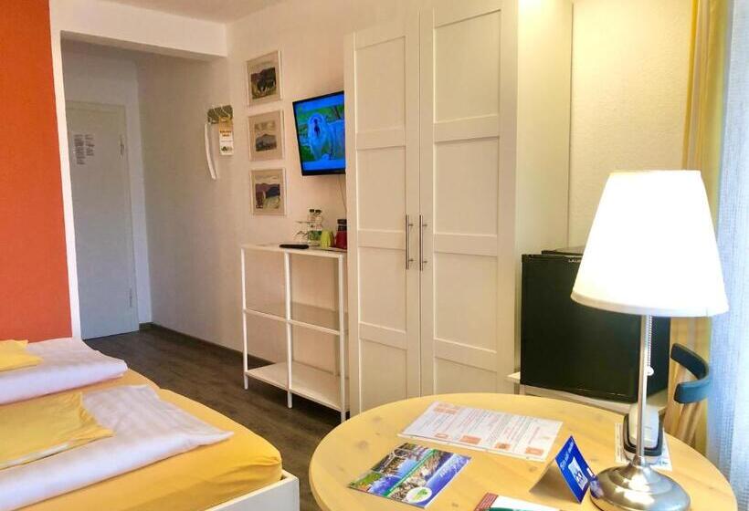 Quarto Superior com Sacada, Haus Am Kurpark