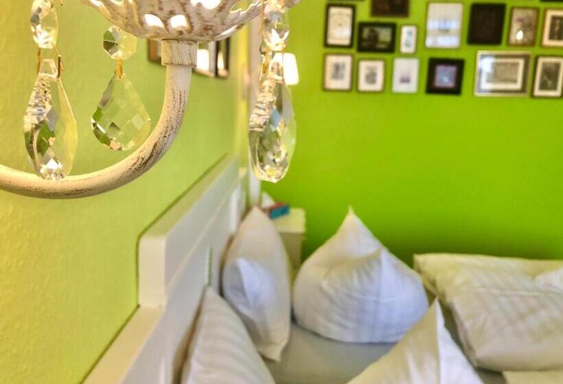 Quarto Superior com Sacada, Haus Am Kurpark