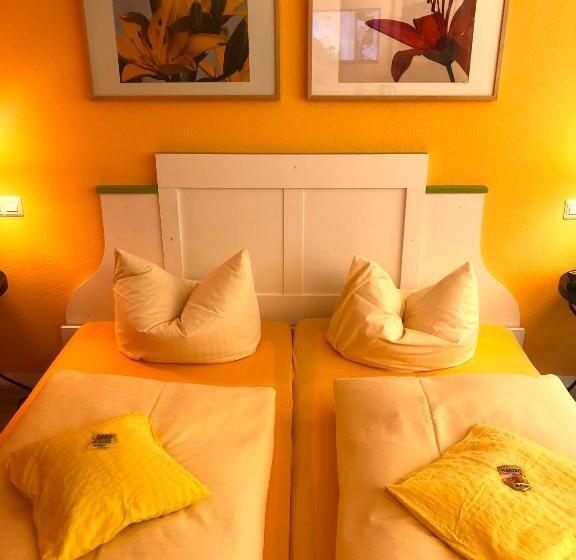 Quarto Superior com Sacada, Haus Am Kurpark