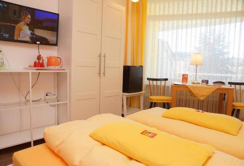Quarto Superior com Sacada, Haus Am Kurpark