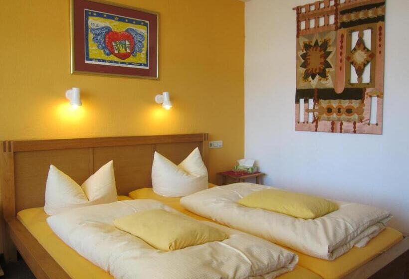 Quarto Superior com Sacada, Haus Am Kurpark
