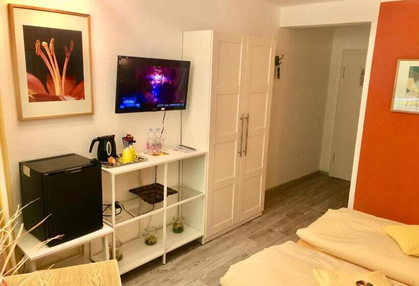 Quarto Superior com Sacada, Haus Am Kurpark