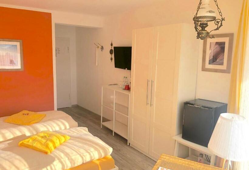 Quarto Superior com Sacada, Haus Am Kurpark