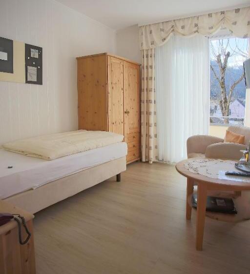 标准单人间, Haus Christa