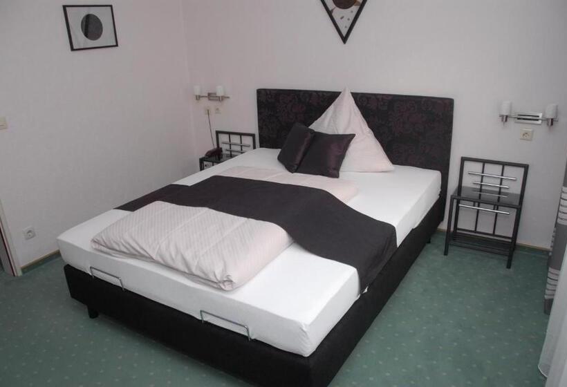 标准单人间, Haus Christa