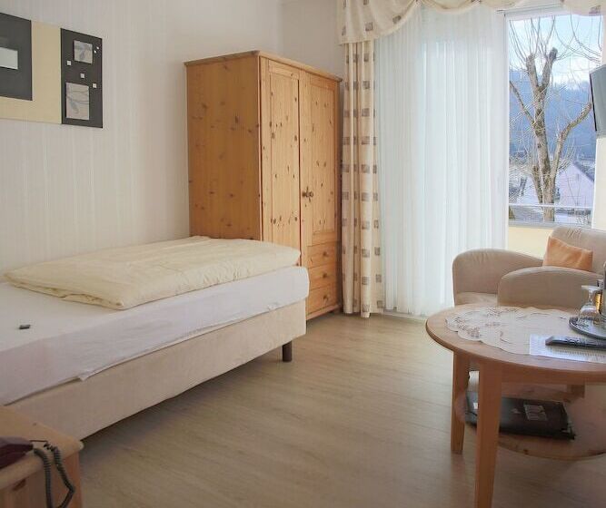 标准单人间, Haus Christa