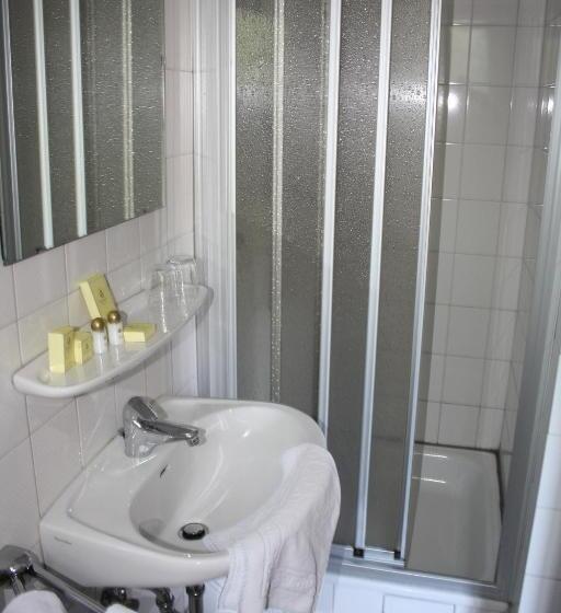 标准间, Haus Hubertus