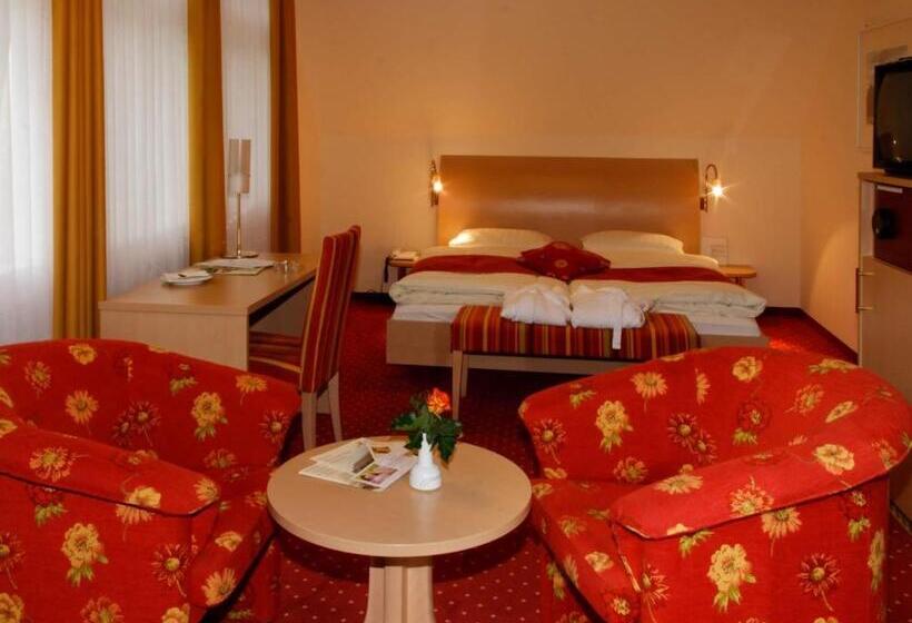 غرفة قياسية, Hirschen